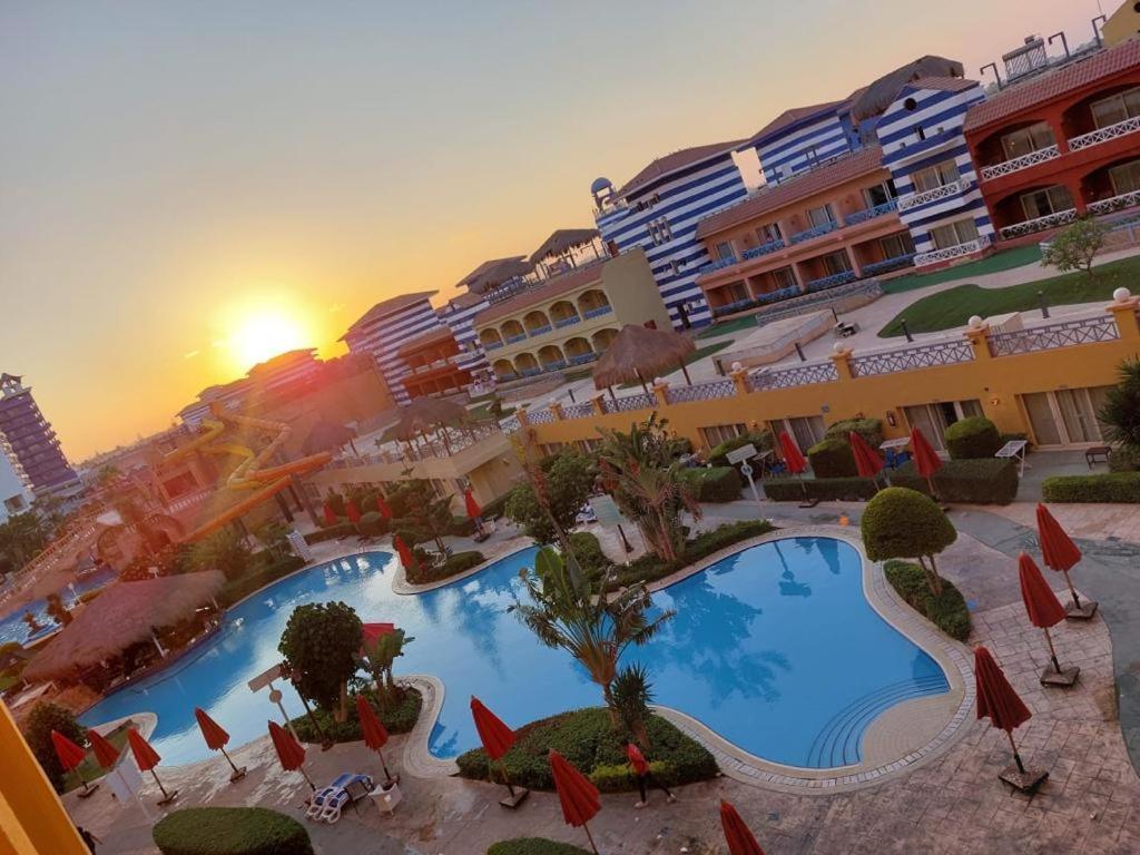 Porto Marina Resort Chalets Families Only เอลอาลาเมน ภายนอก รูปภาพ