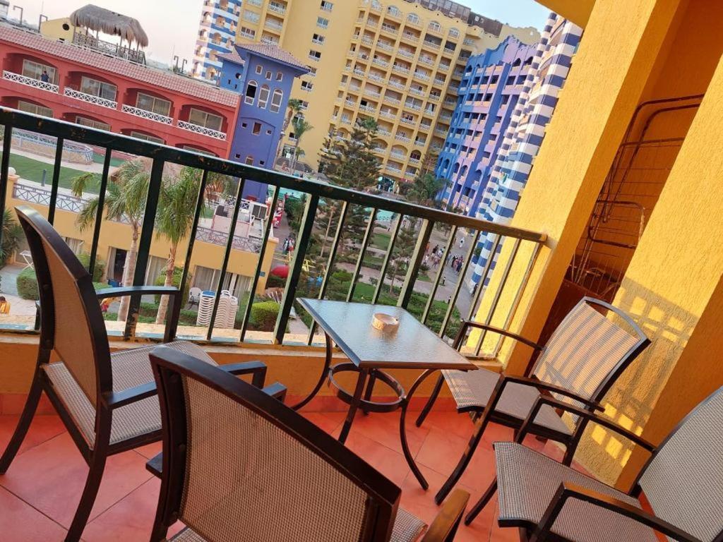 Porto Marina Resort Chalets Families Only เอลอาลาเมน ภายนอก รูปภาพ